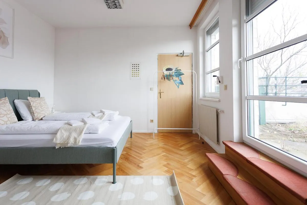 Appartamento Familien- Und Gruppenparadies Platz Fuer 12 Gaeste Vienna