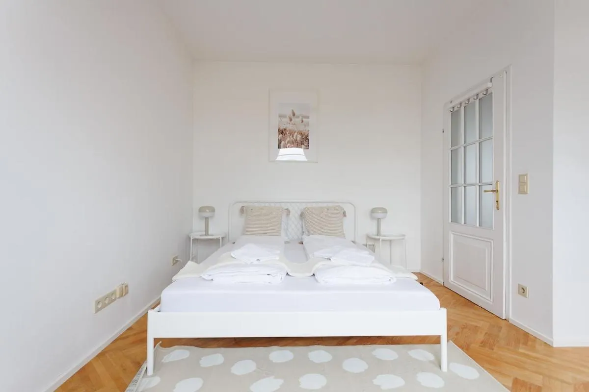 Apartment Familien- Und Gruppenparadies Platz Fuer 12 Gaeste Vienna