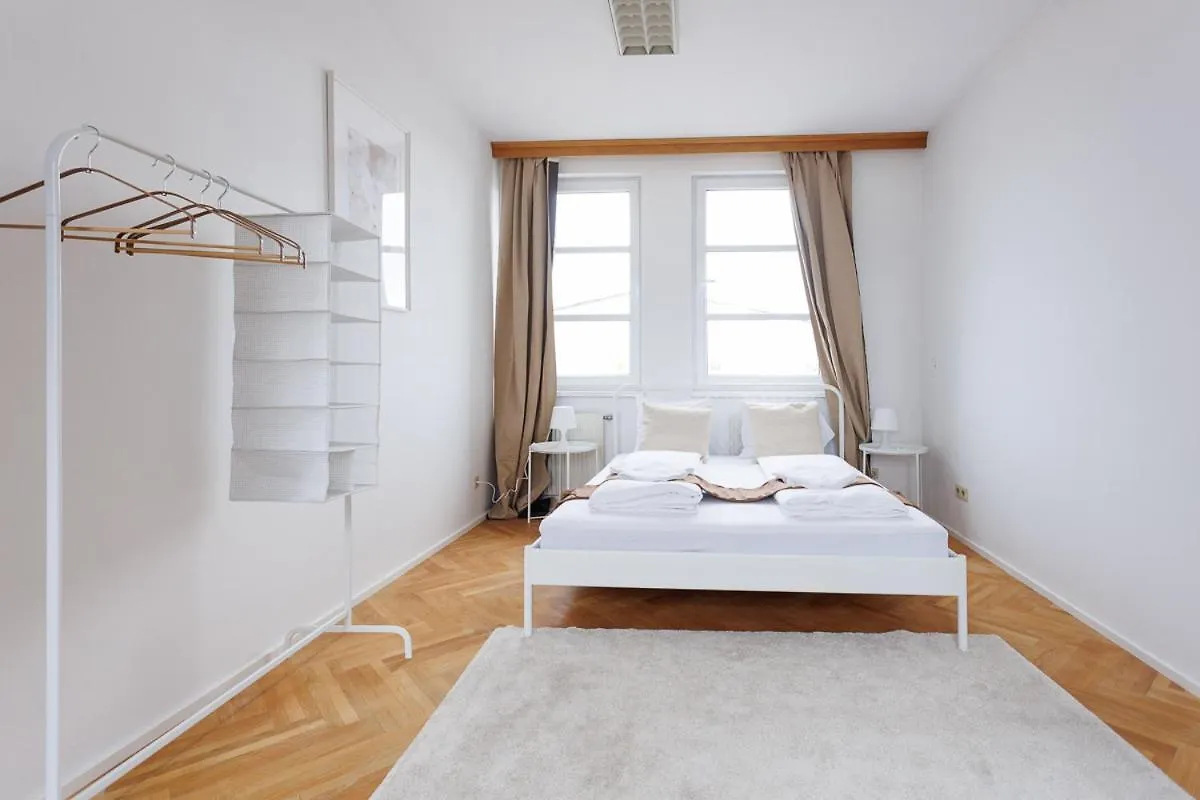 Apartment Familien- Und Gruppenparadies Platz Fuer 12 Gaeste Vienna Austria